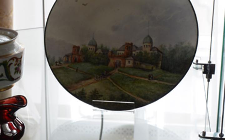 Тарелка декоративная с видом усадьбы Смоленское.